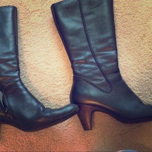 Pikolinos sleek Mid calf black boots